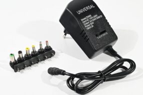 Univerzalni punjac JWD ZD668  3A, 30W