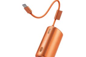 Power bank prenosiva baterija REMAX Coolpad Series FP-110 sa integrisanim Type C kablom 10000mAh narandzasta