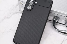 Torbica Defender Carbon za Samsung A566B Galaxy A56 5G crna