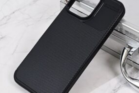 Torbica Defender Carbon za iPhone 16 Pro Max 6.9 crna