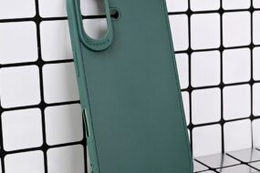 Torbica 3D Camera za iPhone 16 6.1 tamno zelena