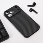 Torbica Carbon fiber za iPhone 17 Pro Max 6.9 crna