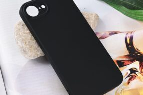 Torbica Teracell Soft Velvet za iPhone 16e/17e 6.1 crna