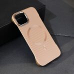 Torbica Magsafe Carbon za iPhone 15 6.1 braon - Slika 6