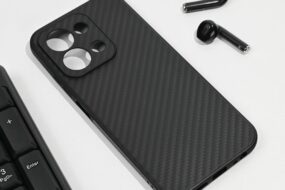 Torbica Carbon fiber za Xiaomi Redmi 15C 4G EU 173mm crna