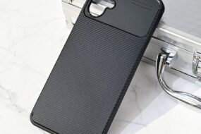 Torbica Defender Carbon za Samsung A065F Galaxy A06 crna