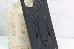 Torbica Fight za iPhone 15 Plus 6.7 crna
