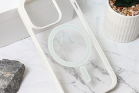 Torbica Magsafe Frame Color za iPhone 15 Pro 6.1 bela