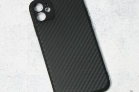 Torbica Carbon fiber za iPhone 11 6.1 crna