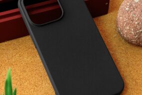 Torbica Teracell Giulietta za iPhone 15 Pro 6.1 mat crna