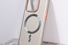 Torbica Magsafe Stripe za iPhone 13 Pro 6.1 siva