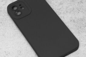 Torbica Silikon Pro Camera za iPhone 12 6.1 crna