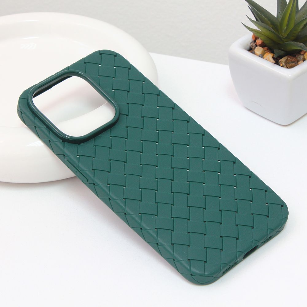 6e7b2524-22e8-4e20-976d-7472139a0f0a-torbica-weave-case-za-iphone-14-61-pro-zelena-186829-280330_w1000 Torbica Weave case za iPhone 14 6.1 Pro zelena - Slika 1