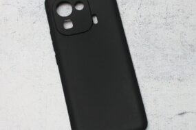 Torbica silikonska Ultra Thin za Xiaomi Mi 11 Pro mat crna