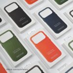 Torbica Magsafe TechWoven za iPhone 17 Pro 6.3 braon - Slika 3
