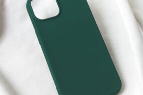 Torbica Teracell Soft Velvet za iPhone 15 6.1 tamno zelena