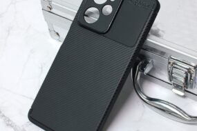 Torbica Defender Carbon za Xiaomi Redmi Note 12 Pro 5G (EU) crna