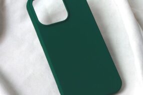 Torbica Teracell Soft Velvet za iPhone 15 Pro 6.1 tamno zelena