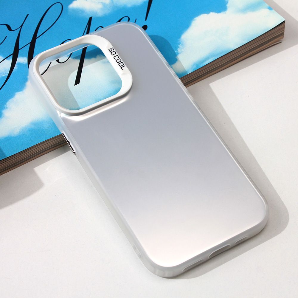 a7d95066-2b3a-4f62-a987-f3d951bdfb28-torbica-clear-za-iphone-15-pro-61-srebrna-206016-318509_w1000 Torbica Clear za iPhone 15 Pro 6.1 srebrna - Slika 1