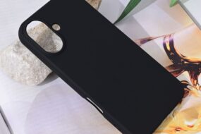 Torbica Teracell Soft Velvet za iPhone 16 6.1 crna