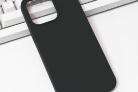 Torbica Summer color za iPhone 15 Pro Max 6.7 crna