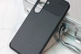 Torbica Defender Carbon za Samsung S721B Galaxy S24 FE crna