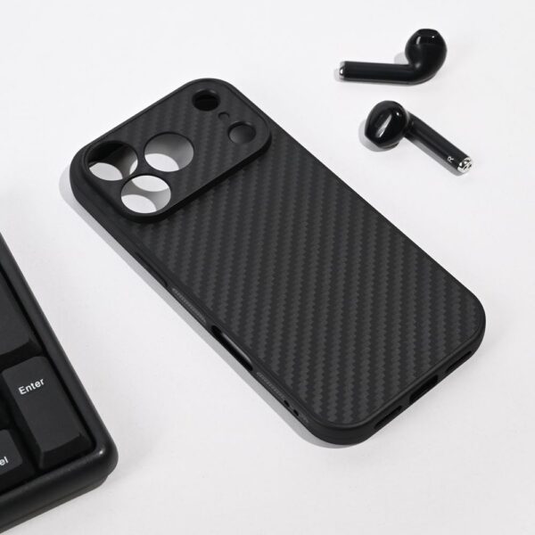 Torbica Carbon fiber za iPhone 17 Pro 6.3 crna