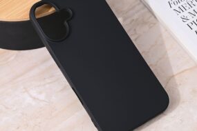 Torbica Teracell Giulietta za iPhone 16 6.1 mat crna