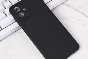 Torbica Silikon Pro Camera za Samsung A075F Galaxy A07 4G crna