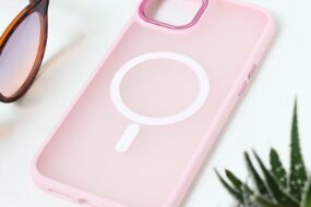 Torbica Magsafe colorful za iPhone 15 Plus 6.7 roze
