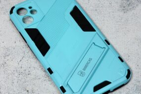 Torbica Strong II za iPhone 11 6.1 svetlo plava
