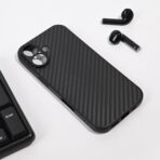 Torbica Carbon fiber za iPhone 17 6.3 crna