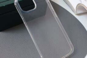 Torbica silikonska Skin za iPhone 15 6.1 transparent