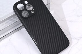 Torbica Carbon fiber za iPhone 16 Pro 6.3 crna