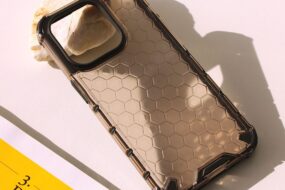 Torbica Honeycomb za iPhone 14 Pro 6.1 crna