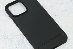 Torbica Defender Safeguard za iPhone 14 Pro Max 6.7 crna