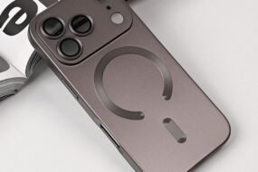 Torbica Magsafe Chrome za iPhone 17 Pro 6.3 siva
