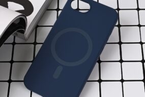 Torbica Magsafe Pure color za iPhone 16e/17e 6.1 tamno plava